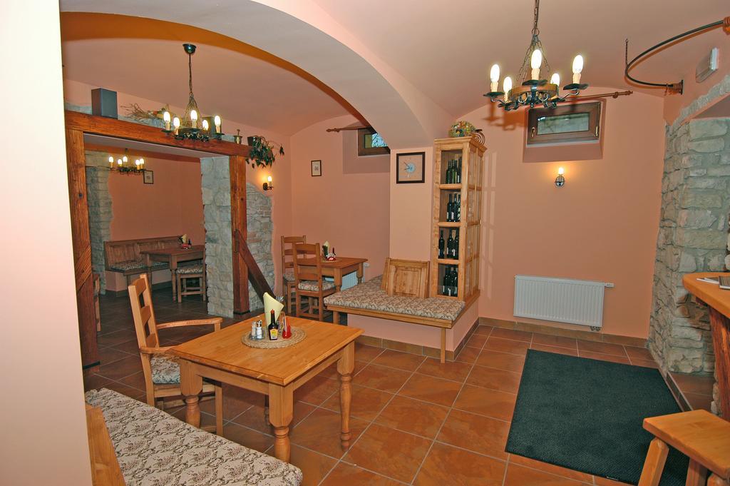 Hotel U Radnice Louny Exterior photo