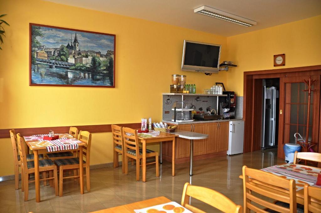 Hotel U Radnice Louny Exterior photo